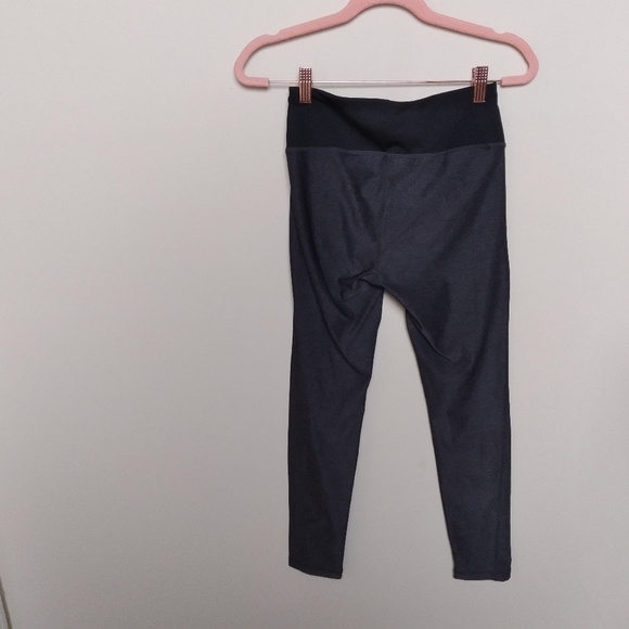 Z by Zella Black and Gray Low Rise Cropped Athletic Leggings Size Xs - Picture 1 of 8